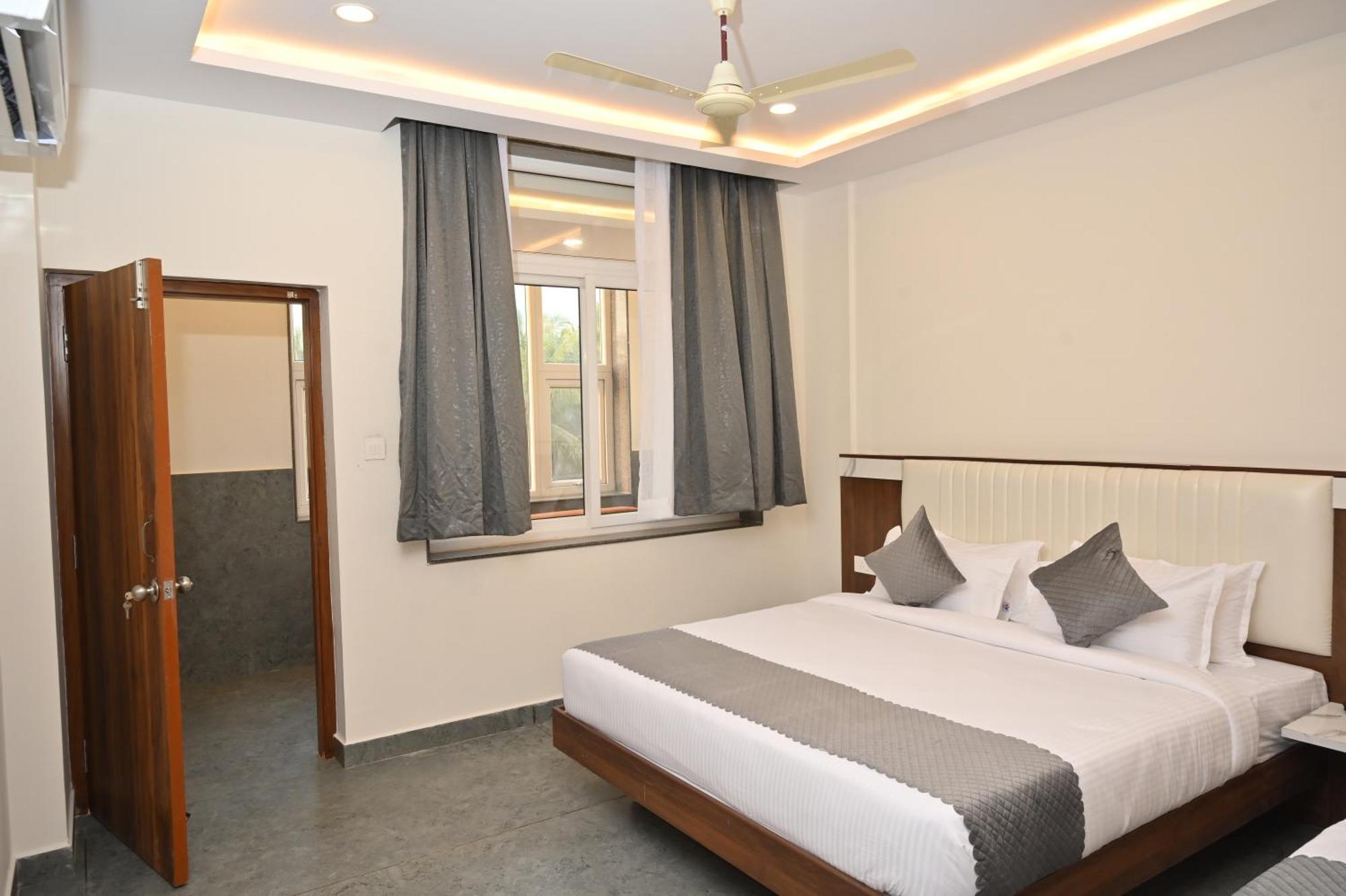 Hotel Shri Devi Comforts Inn Bhatkal Dış mekan fotoğraf