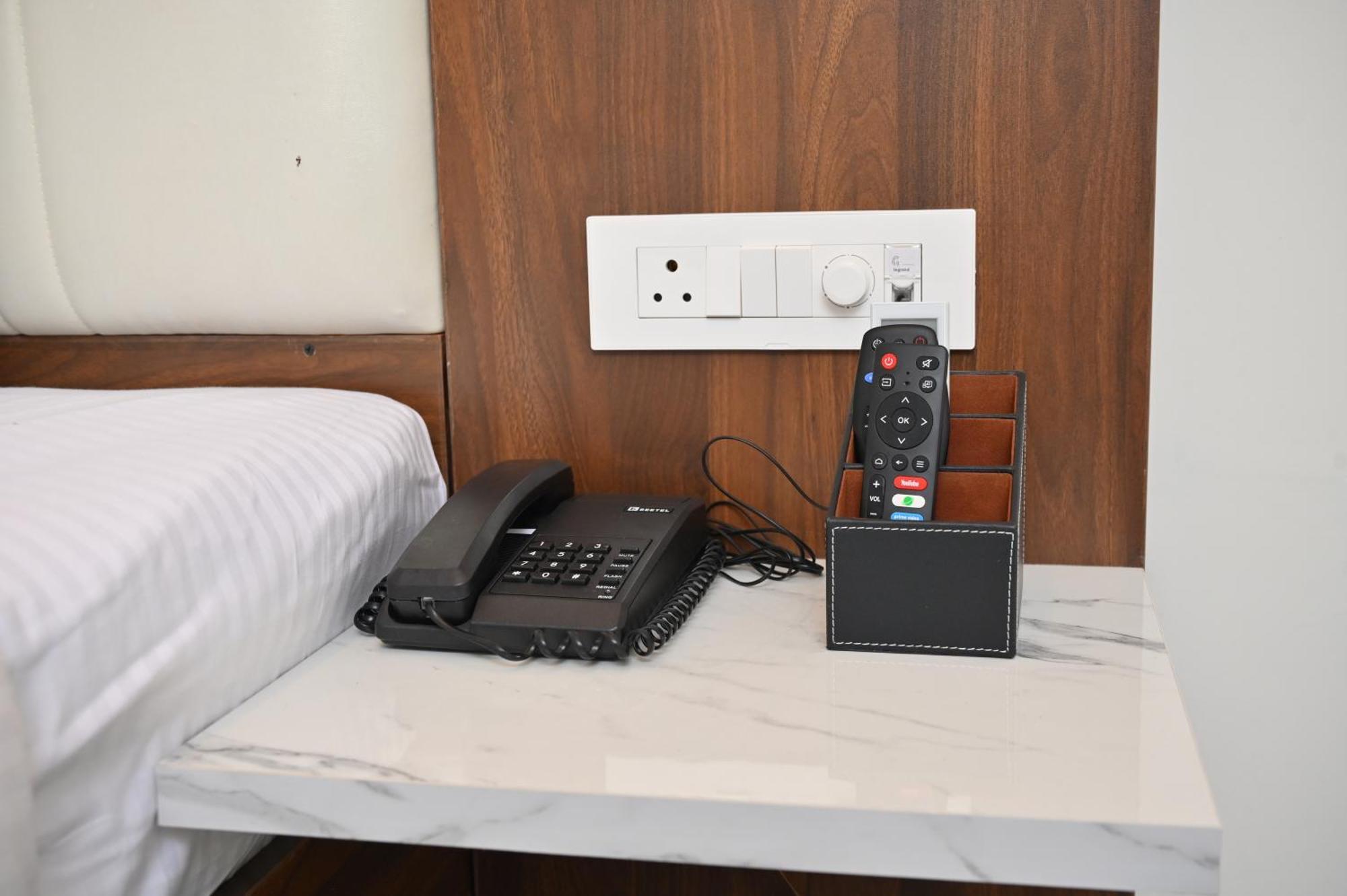 Hotel Shri Devi Comforts Inn Bhatkal Dış mekan fotoğraf