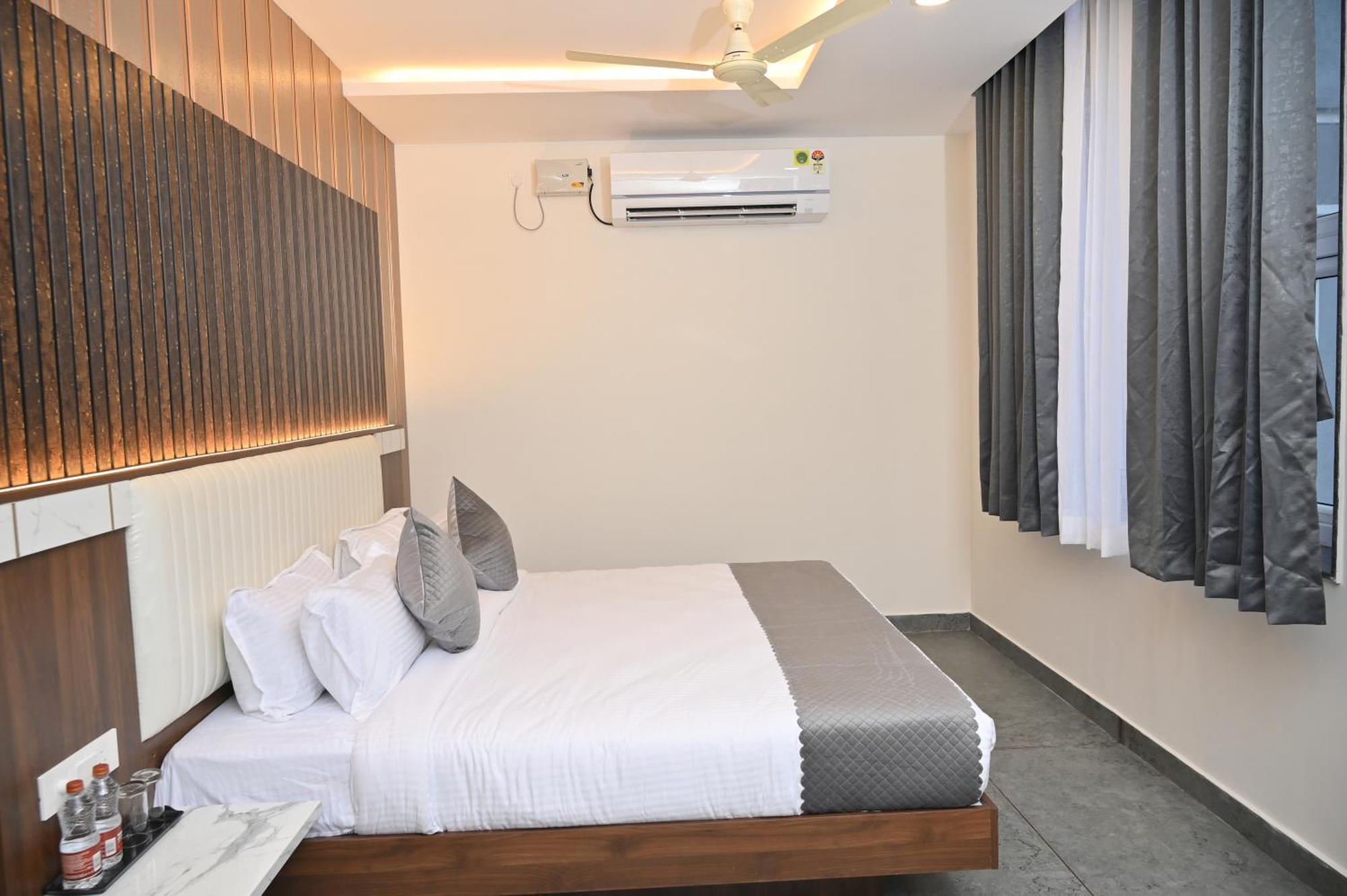 Hotel Shri Devi Comforts Inn Bhatkal Dış mekan fotoğraf