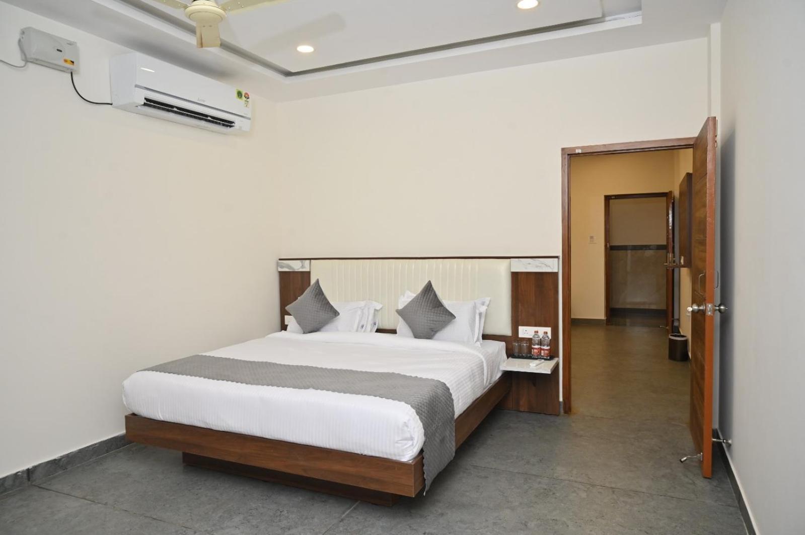 Hotel Shri Devi Comforts Inn Bhatkal Dış mekan fotoğraf